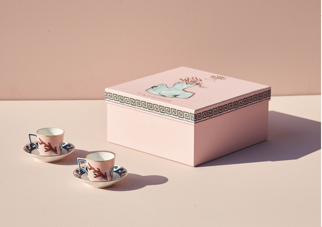 Il Viaggio di Nettuno Pink Place Holder/Centerpiece by Luke Edward Hall