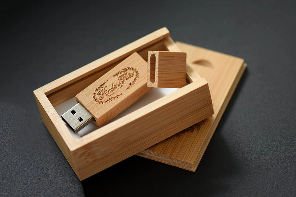 Artisan Moroccan Leather USB Drive – Handcrafted Cover &amp; Gift Box